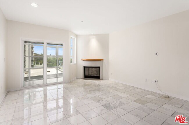Building Photo - 171 N Church Ln