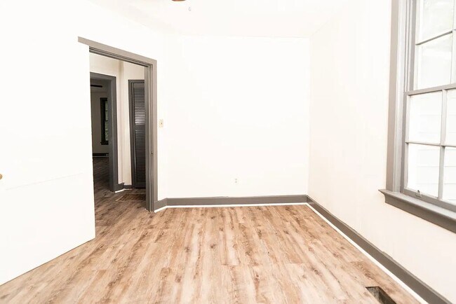 Foto del edificio - 1405 Hunt Ave