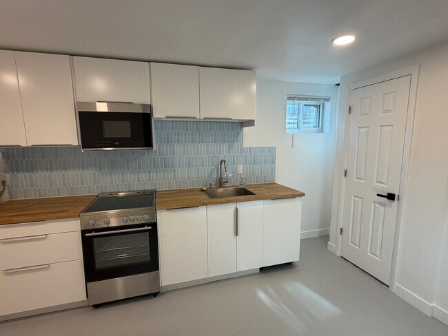 Foto del edificio - 6391 S Spotswood Cir