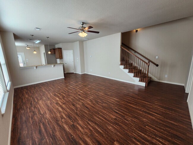 Foto del edificio - Spacious 3 Bedroom Duplex In Benbrook