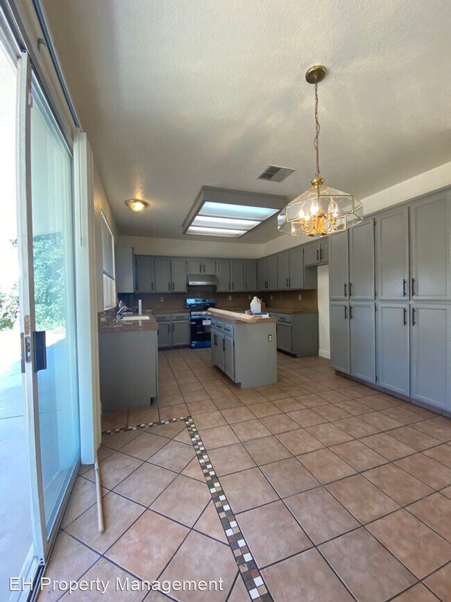 Building Photo - 4 br, 3 bath House - 1119 Klemeyer Cir