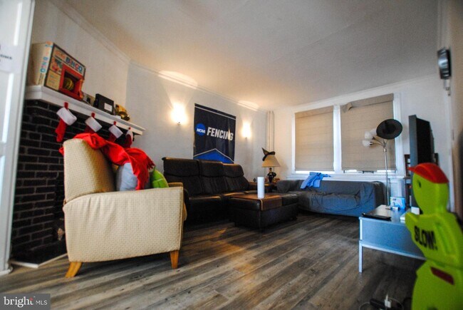 Foto del edificio - 213 E 33rd St