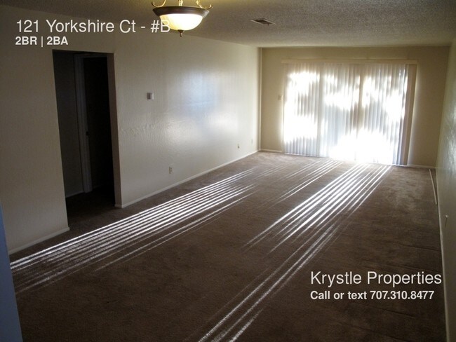 Building Photo - 121 Yorkshire Ct