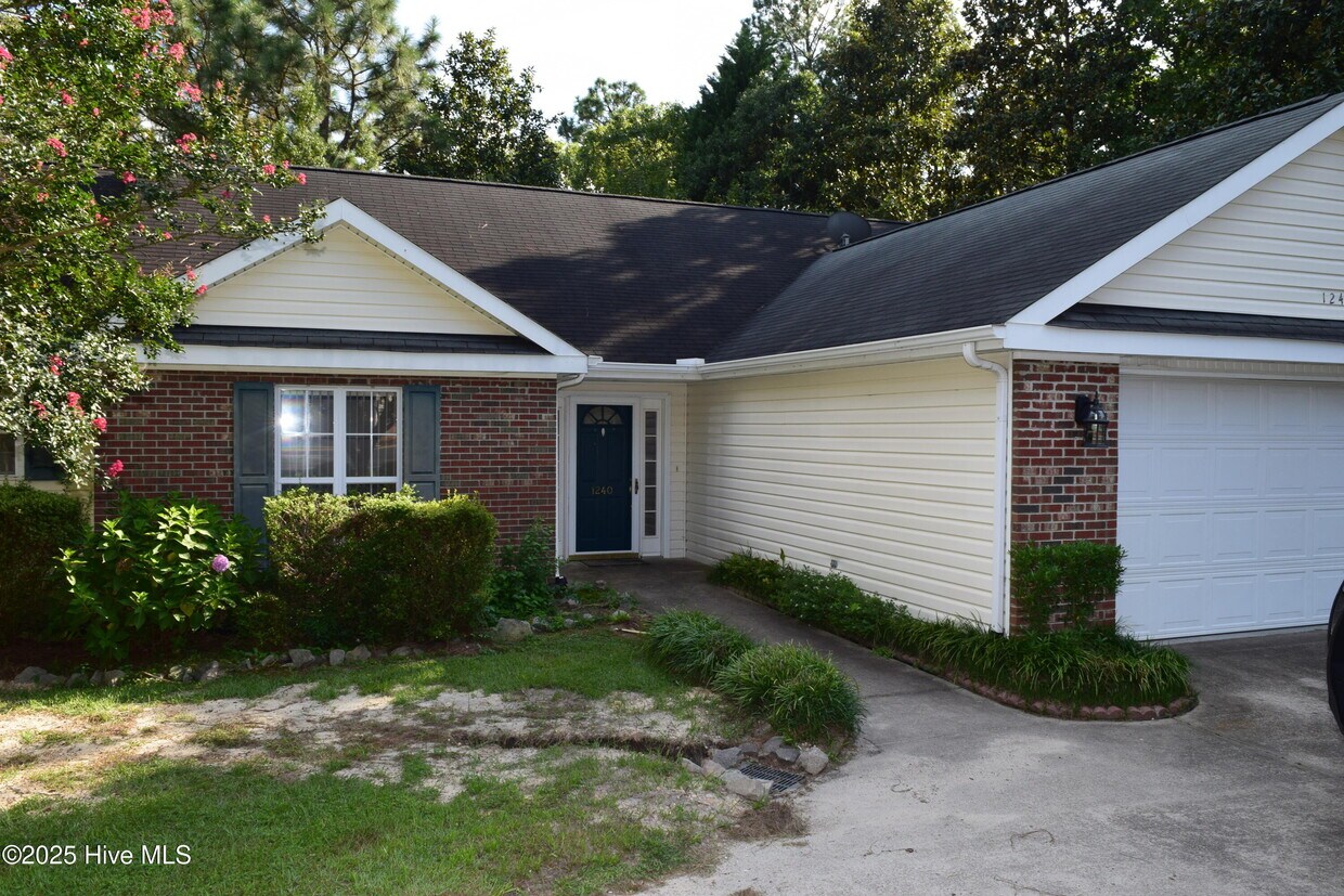 Primary Photo - 1240 Morganton Rd
