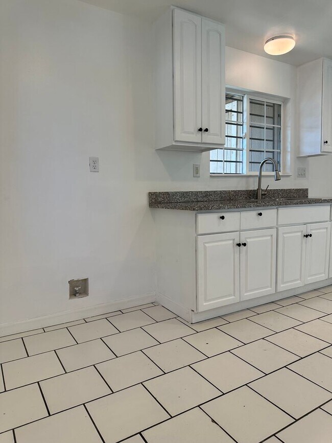 Foto del edificio - Conveniently located home