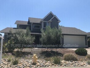 Building Photo - 1643 Calle Ranchero Dr