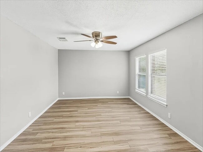 Building Photo - 1450 Comfort St