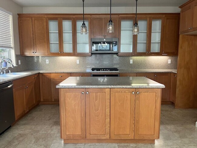 Foto del edificio - Now Available – 4 Bedroom, 2.5 Bathroom Home in Gated Community