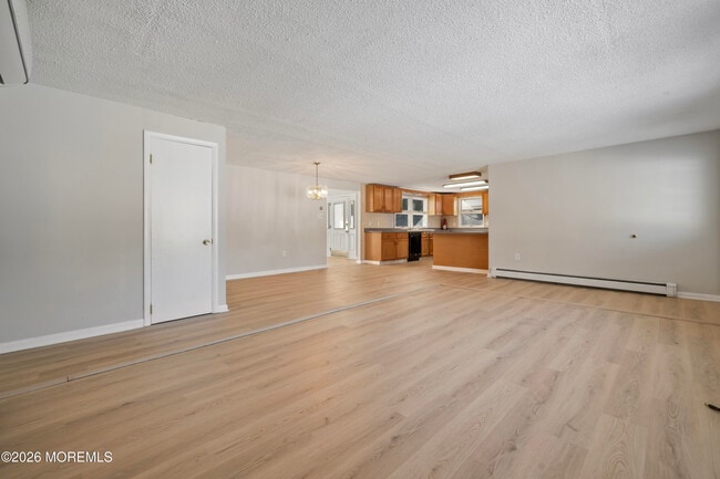 Building Photo - 261 Oak Ave