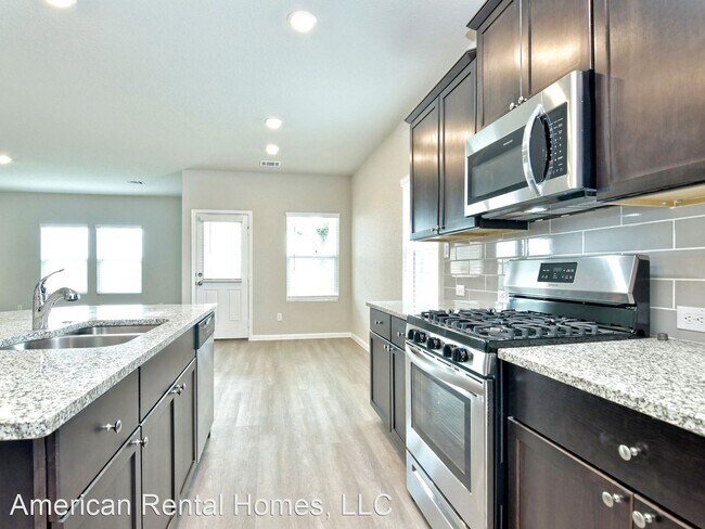 Foto del edificio - 5 br, 3 bath House - 5311 Saunter Lane