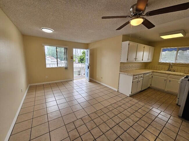 Foto del edificio - 14323 Haynes St