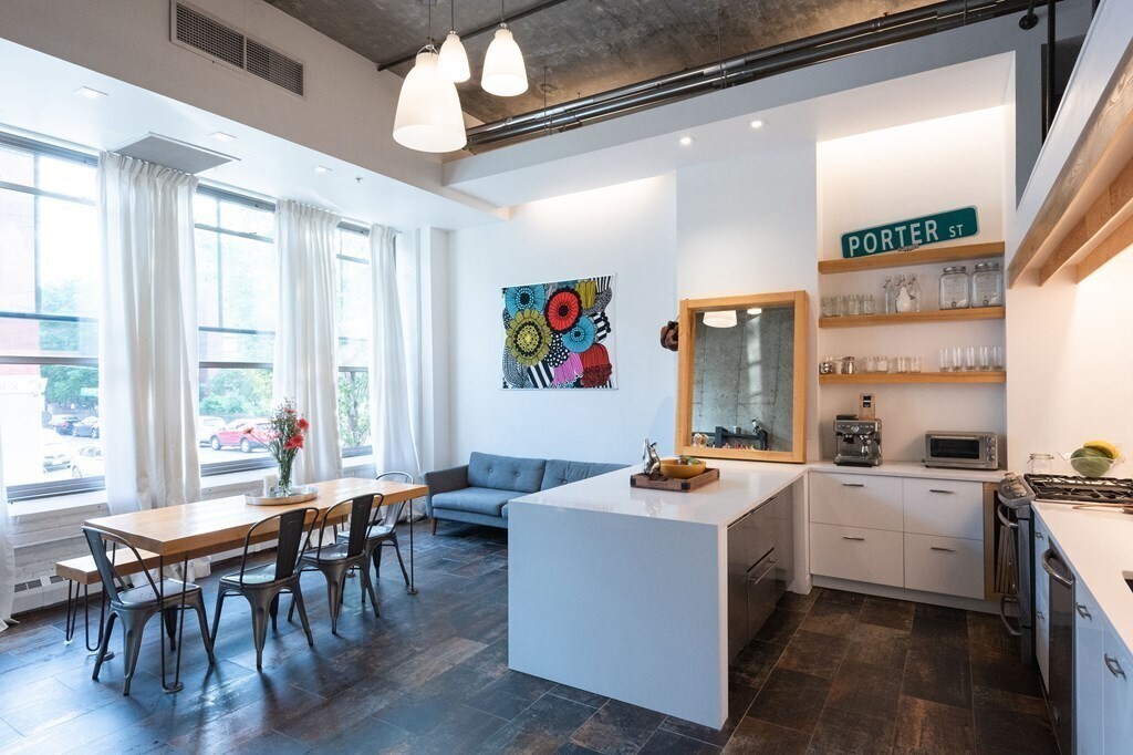 Foto principal - 156 Porter St