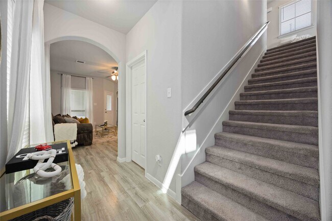 Building Photo - 12810 Marciano St