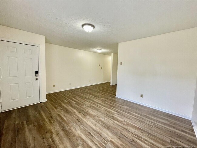 Foto del edificio - 3241 Willard Dr