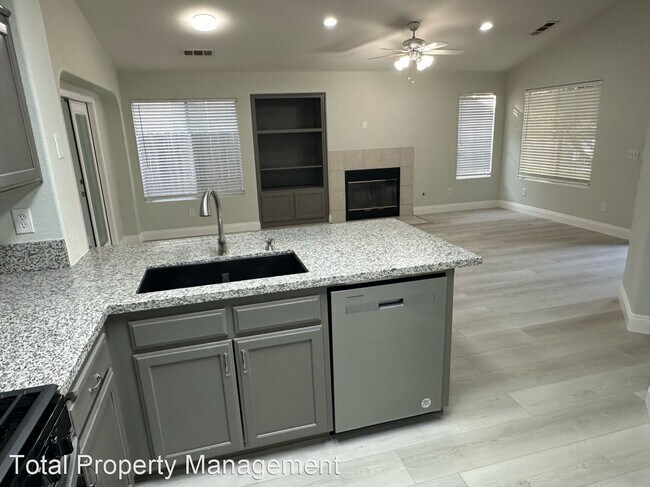 Foto del edificio - 3 br, 2 bath House - 4715 W. James Ct.