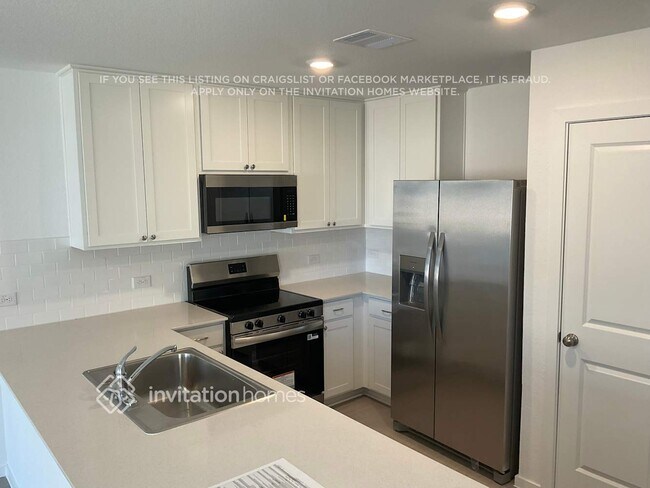 Building Photo - 15290 Abella Dr