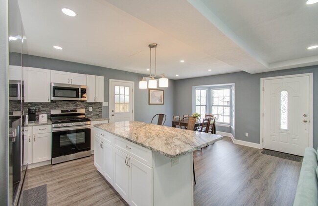 Foto del edificio - 3330 Kelton St