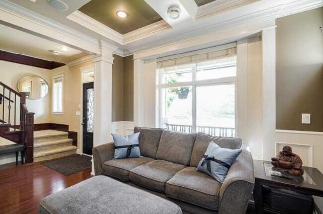 Photo du bâtiment - 6763-6192 192 St