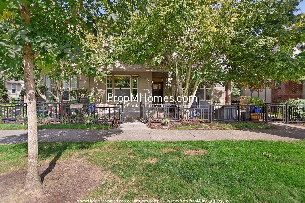 Primary Photo - Cozy Two Bedroom Townhome in the Heart of ...