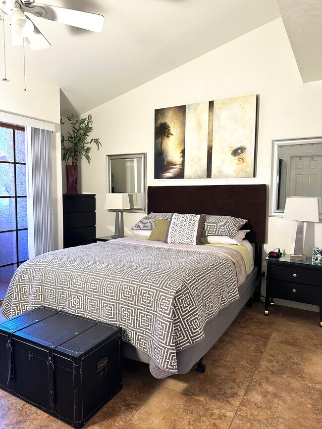 Foto del edificio - 1211 N. Miller Road