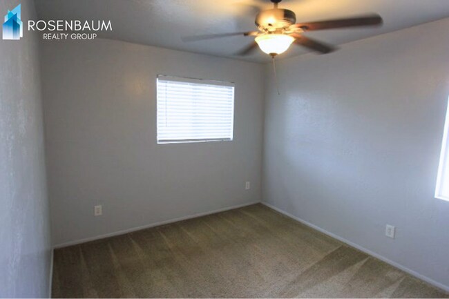 Foto del edificio - 1332 N Miller Rd