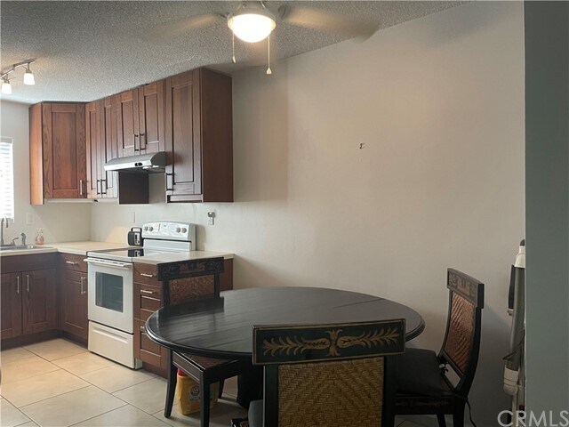 Building Photo - 807 E Cottonwood Rd