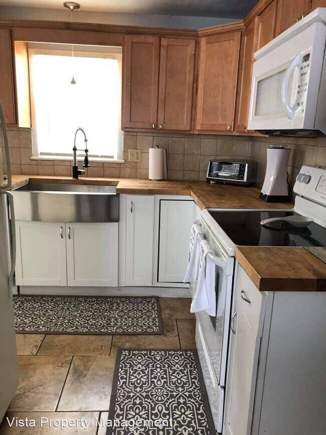 Building Photo - 3 br, 1 bath House - 379 English Rd