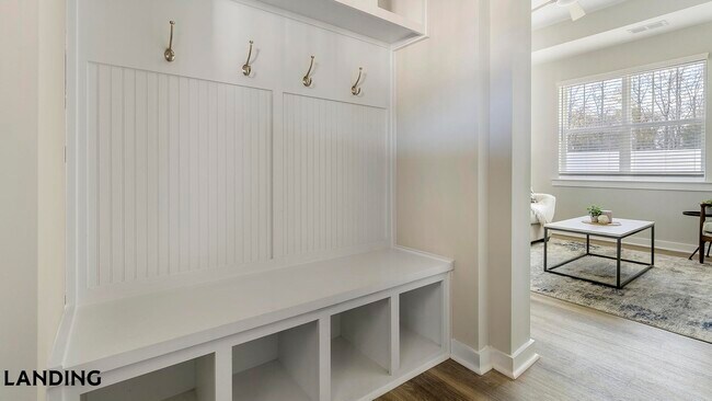 Foto del edificio - 1720 Rocky River Rd