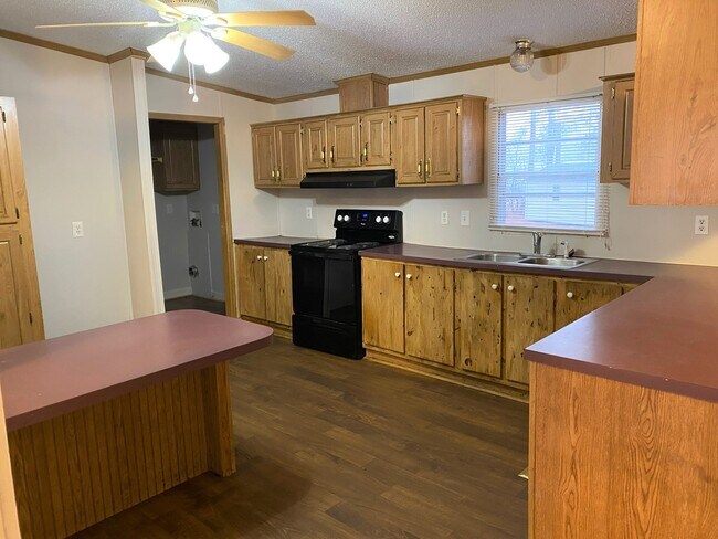 Building Photo - 3135 Tall Oaks Dr