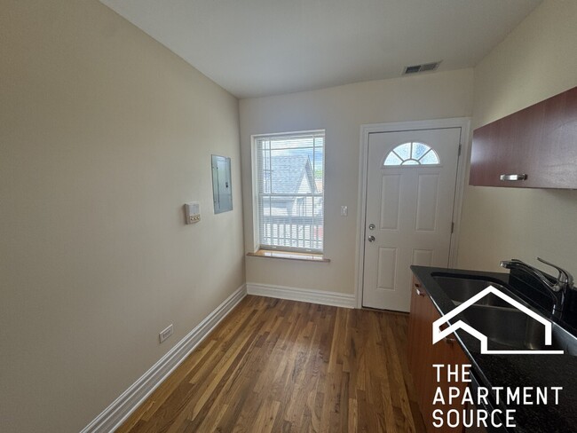 Building Photo - 3650 W Berteau Ave
