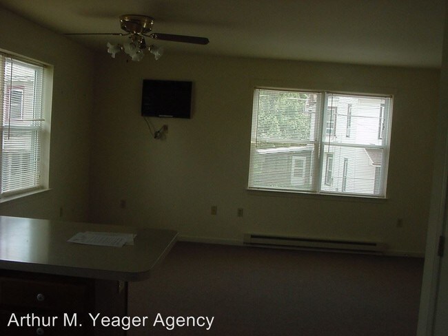 Foto del edificio - 244 Cherry St