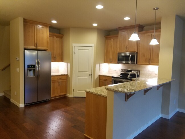Foto del edificio - Brand new high end town home in perfect lo...