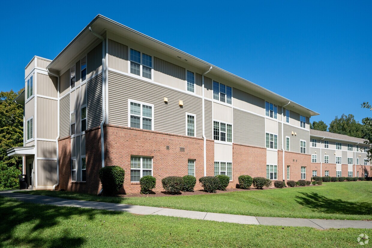 Foto principal - Eno Haven Apartments