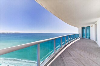 Building Photo - 2711 S Ocean Dr