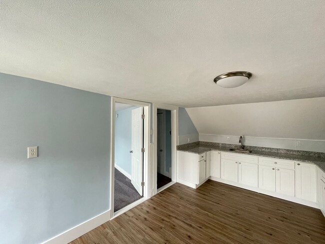 Foto del edificio - 139 W Hollis St