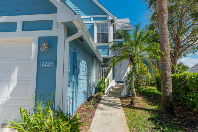 Building Photo - 1221 Ocean Dunes Cir