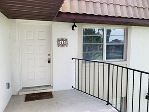 Building Photo - 52 Windtree Ln