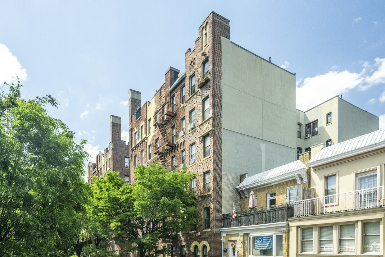Primary Photo - 255 79th St
