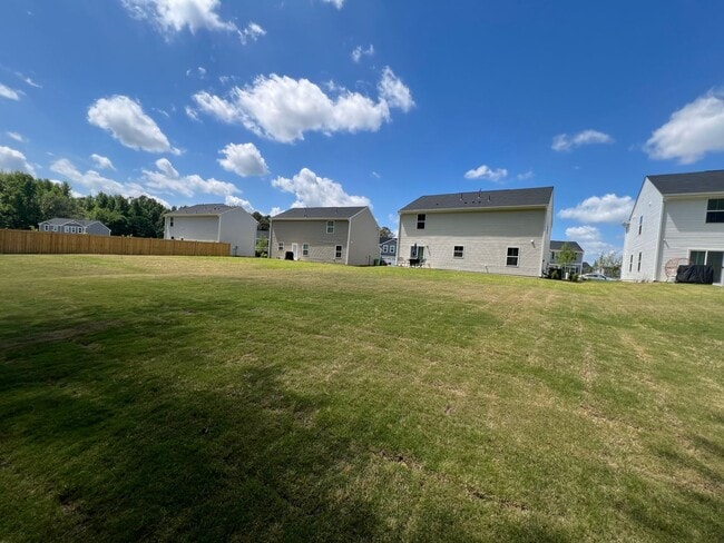 Building Photo - 154 Day Farm Dr