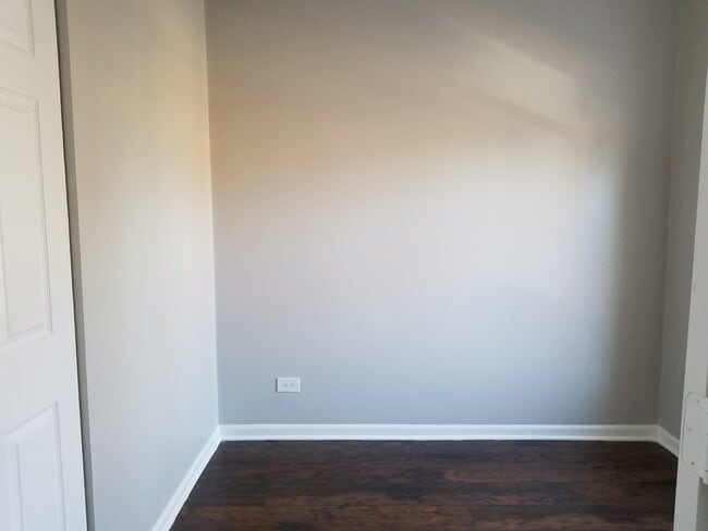 Bedroom - 6620 S Saint Lawrence Ave