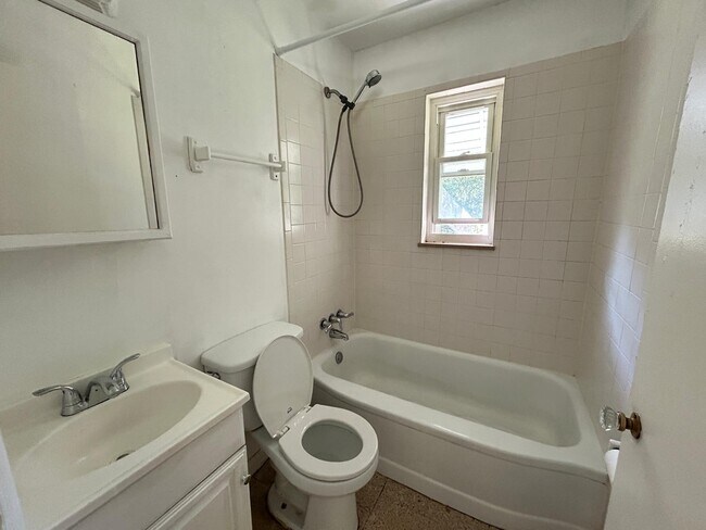 Building Photo - 3543 Sedler St