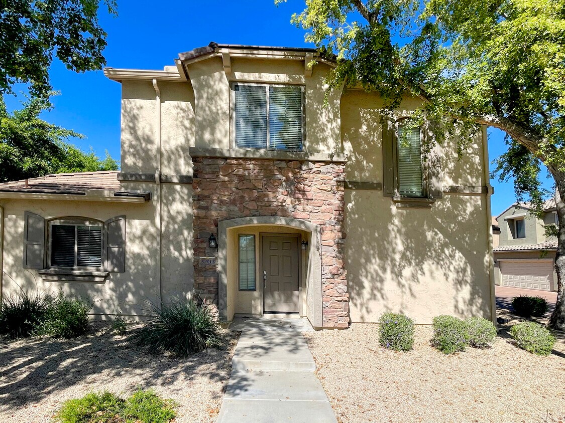 Primary Photo - 3703 W Thalia Ct