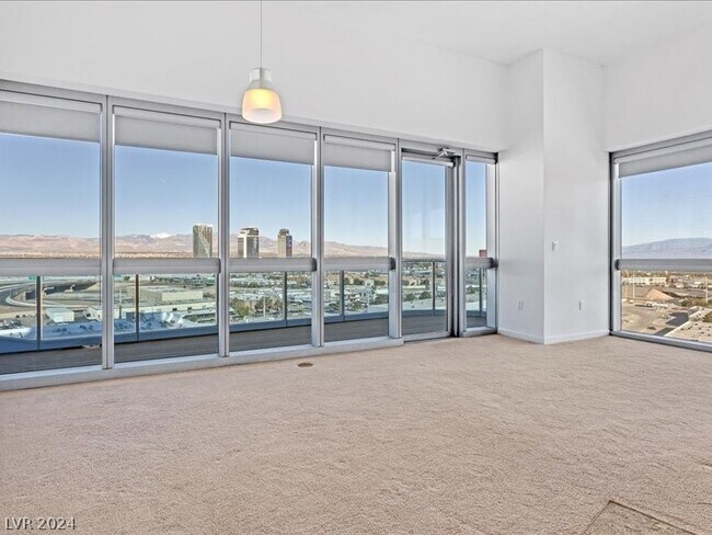 Building Photo - 4471 Dean Martin Dr