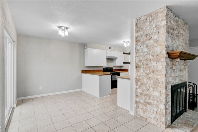 Building Photo - 968 Park Meadow Dr