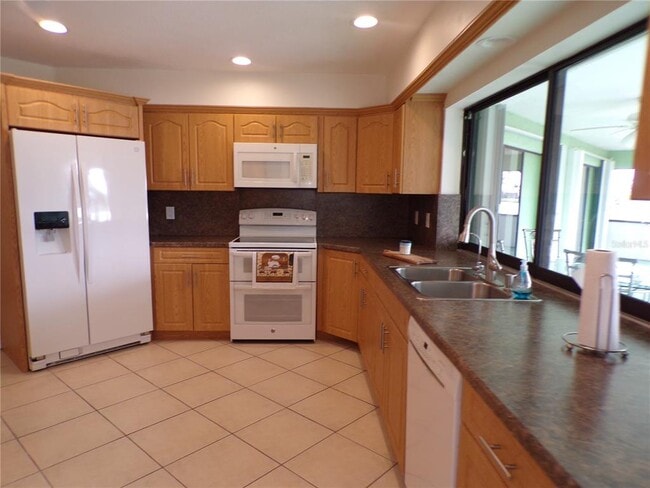 Building Photo - 2437 Greenland Ct