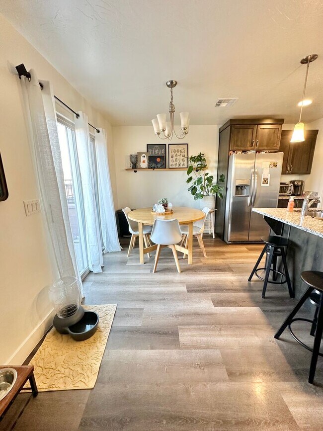 Building Photo - Beautiful Desert Canyon home! Price reduced!