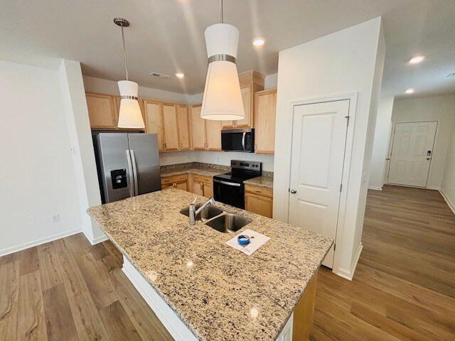 Foto del edificio - 10615 Brookside Reserve Rd