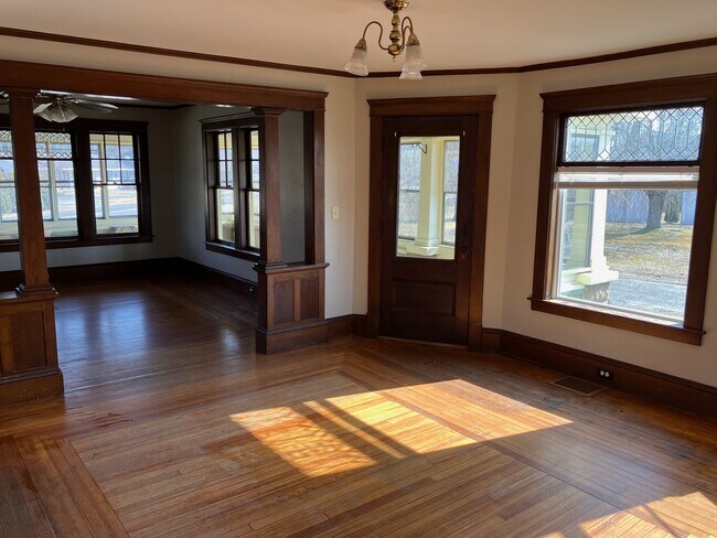 Foto del edificio - 375 Hadley Rd