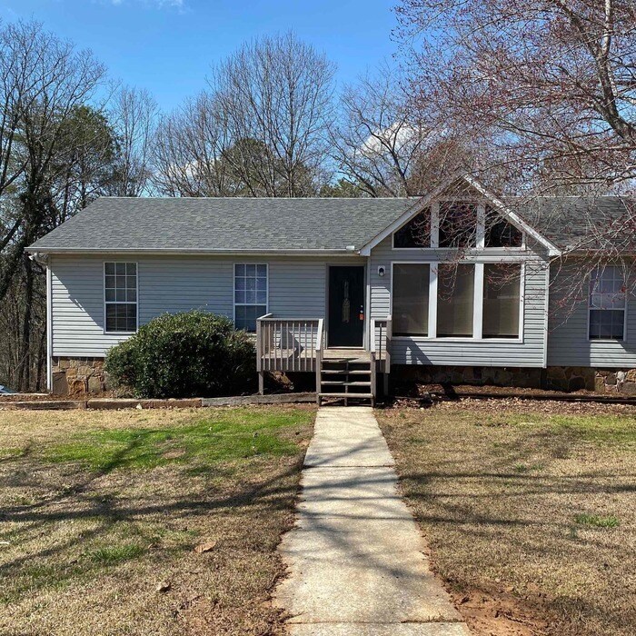 Primary Photo - Gorgeous 4 Bedroom Home