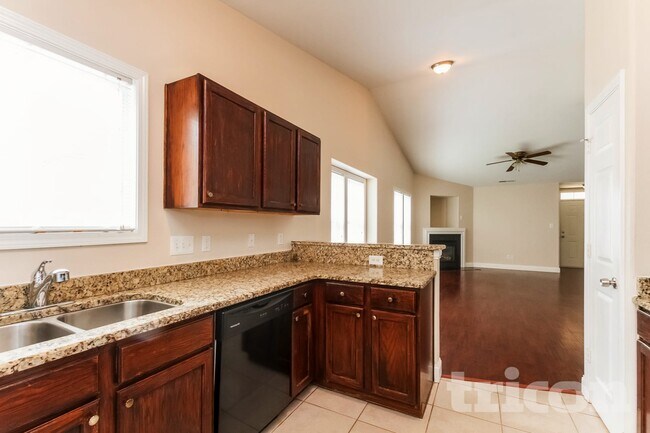 Building Photo - 10417 Hugue Way